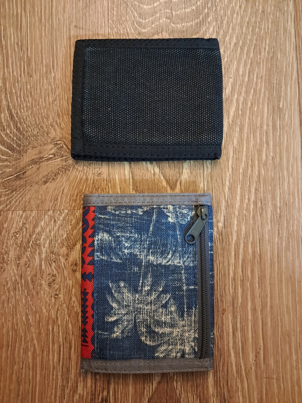 DAKINE Tri-fold palm tree print wallet & HEMPY’S Black bi-fold Men’s Wallet Set - Picture 2 of 3